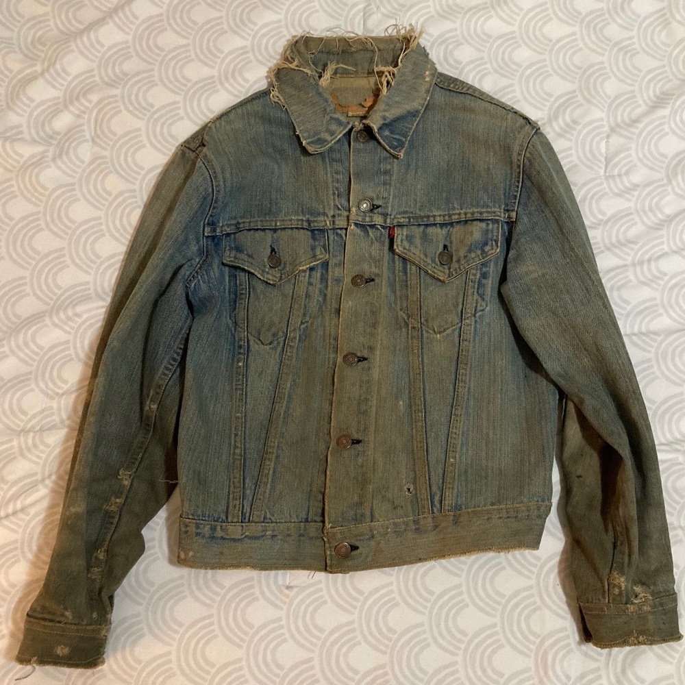VINTAGE Levi's jeans jacket, size small